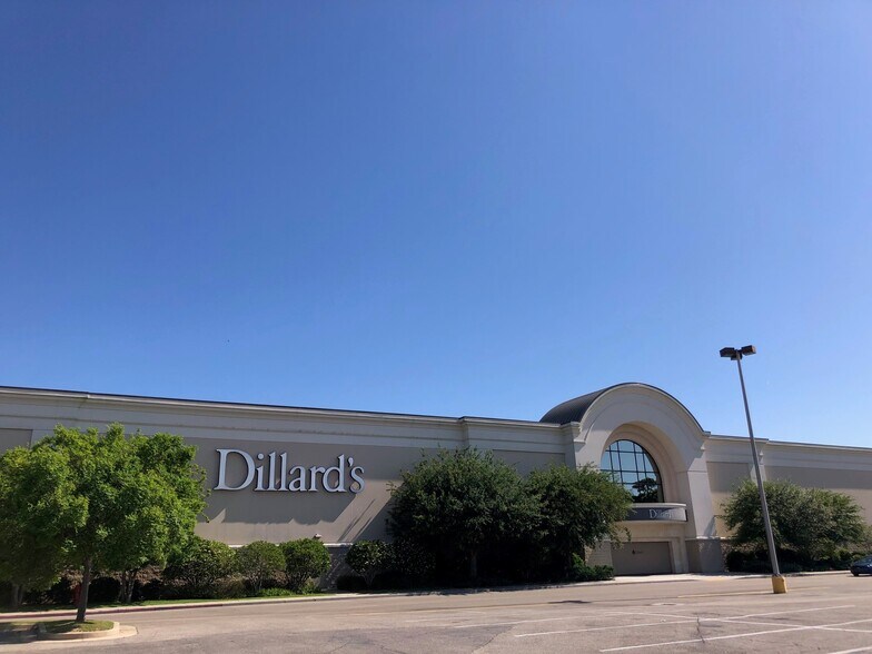 More Photos Of 2600 Beach Blvd, Biloxi Unknown For Lease