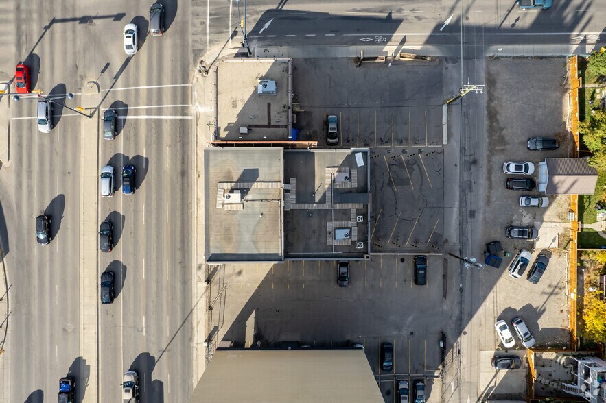 More Photos Of 1026 16th Ave NW, Calgary Storefront Retail Office For Lease