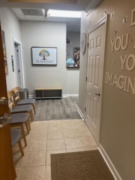 More Photos Of 10224 Hickorywood Hill Ave, Huntersville Office For Sale