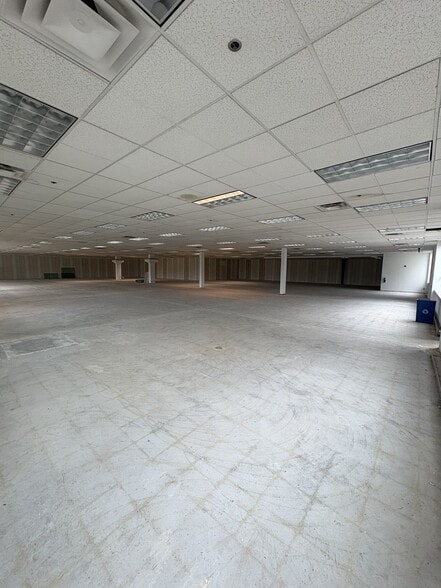 More Photos Of 5300 Kings Island Dr, Mason Office For Sale