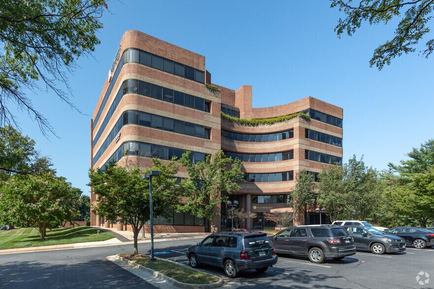 Primary Photo Of 3050 Chain Bridge Rd, Fairfax Office For Lease