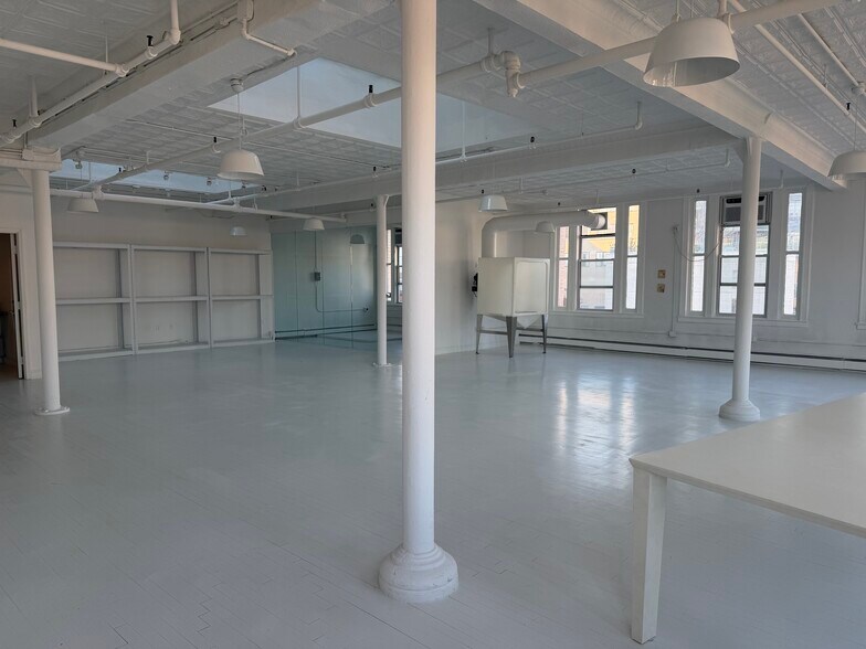 More Photos Of 285 W Broadway, New York Office For Lease