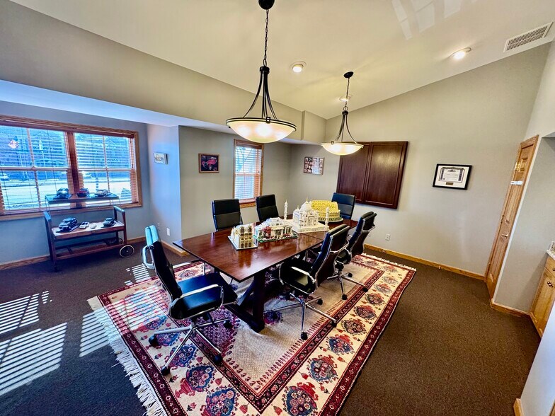 More Photos Of 10130-10134 Colvin Run Rd, Great Falls Office For Sale
