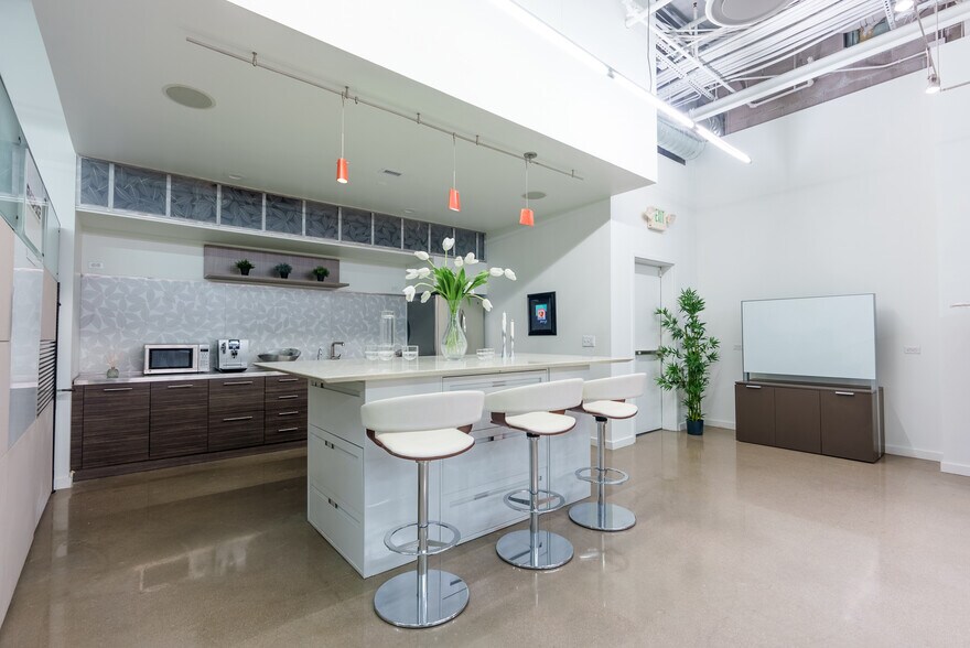 More Photos Of 2210 Blake St, Denver Apartments For Lease
