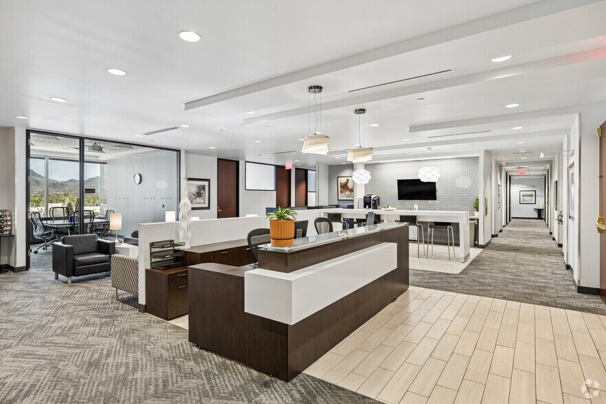 More Photos Of 2415 E Camelback Rd, Phoenix Coworking Space