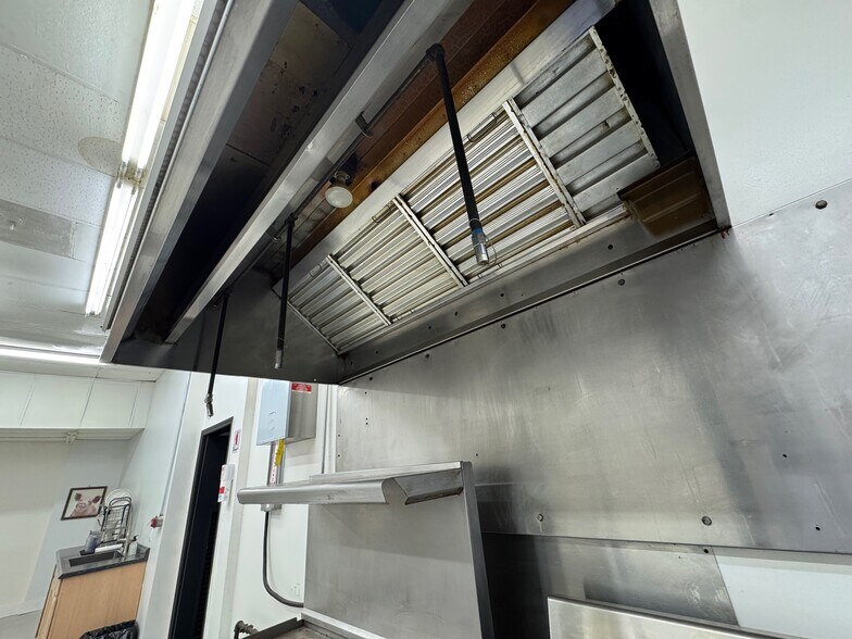 More Photos Of 111 Water St, Horse Cave Storefront For Sale