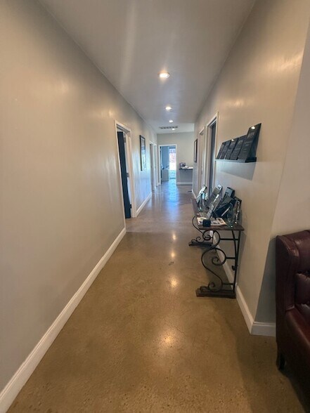 More Photos Of 5553-5555 S Peoria Ave, Tulsa Office For Lease