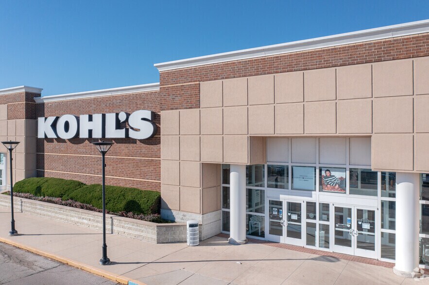 More Photos Of 702-750 S Randall Rd, Algonquin Unknown For Lease