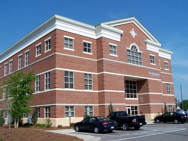 More Photos Of 1540 Purdue Dr, Fayetteville Medical For Lease