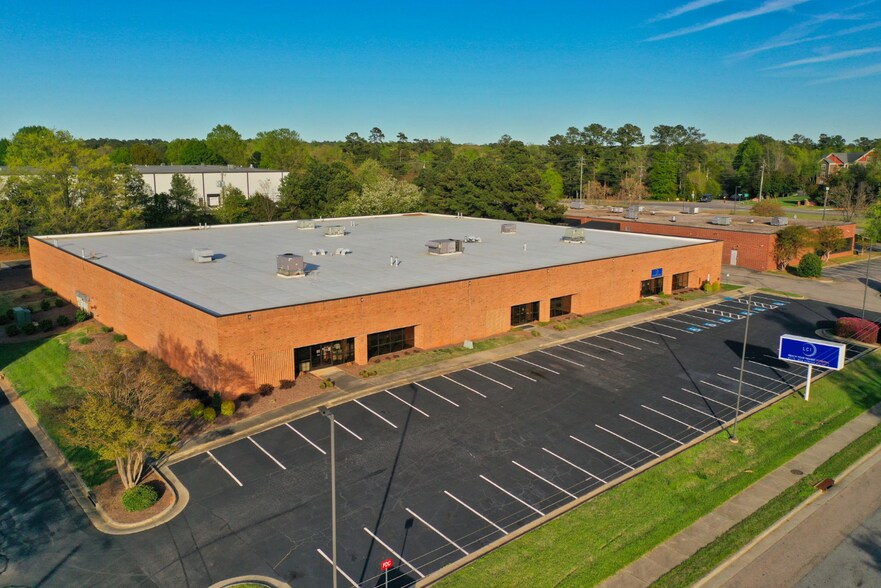 More Photos Of 2701-2709 Noblin Rd, Raleigh Light Distribution For Lease