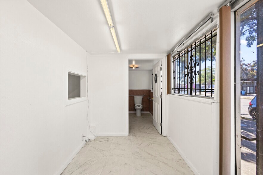 More Photos Of 3109 Sacramento St, Berkeley Storefront Retail Residential For Sale