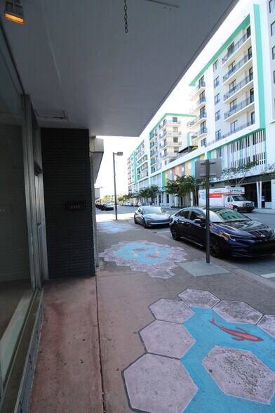 More Photos Of 2029 Tyler St, Hollywood General Retail For Lease
