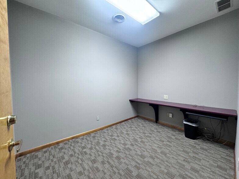 More Photos Of 217 N Randolph St, Macomb Office For Sale
