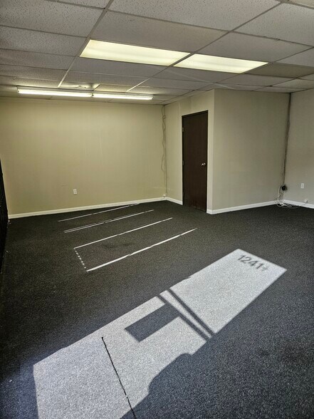 More Photos Of 1241 S Fairfax Ave, Los Angeles Storefront Retail Office For Lease