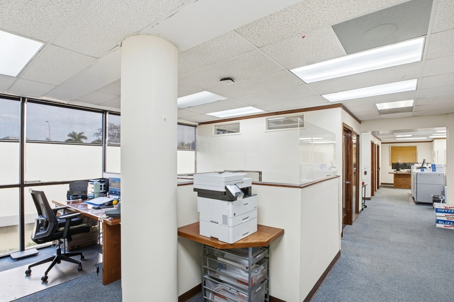More Photos Of 4075 SW 83rd Ave, Miami Office For Sale