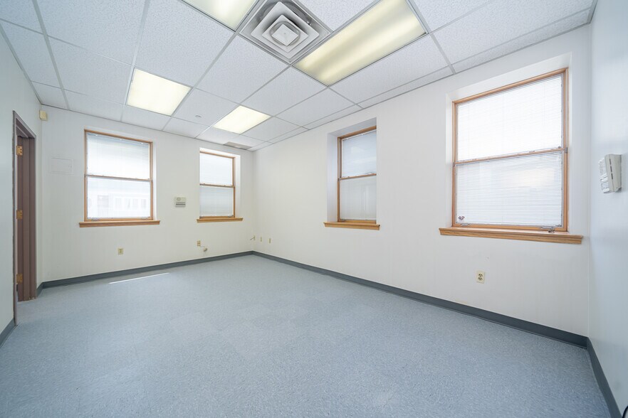 More Photos Of 1310 5th St, North Bergen Medical For Lease
