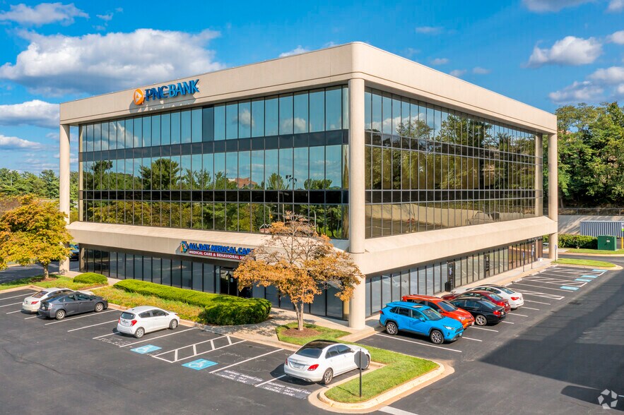 Primary Photo Of 702 Russell Ave, Gaithersburg Medical For Lease