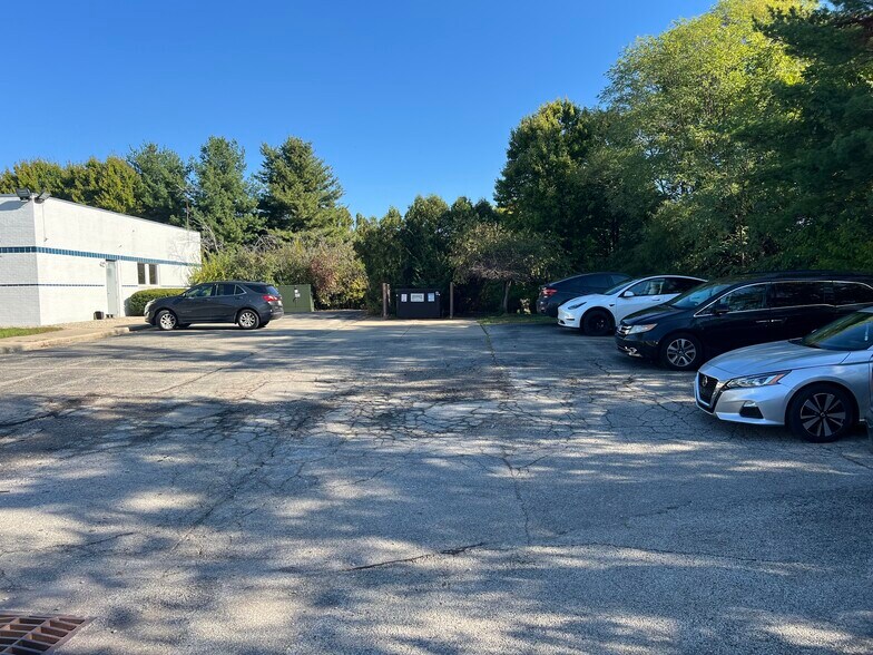 More Photos Of 872 Ohio Pike, Cincinnati Medical For Sale