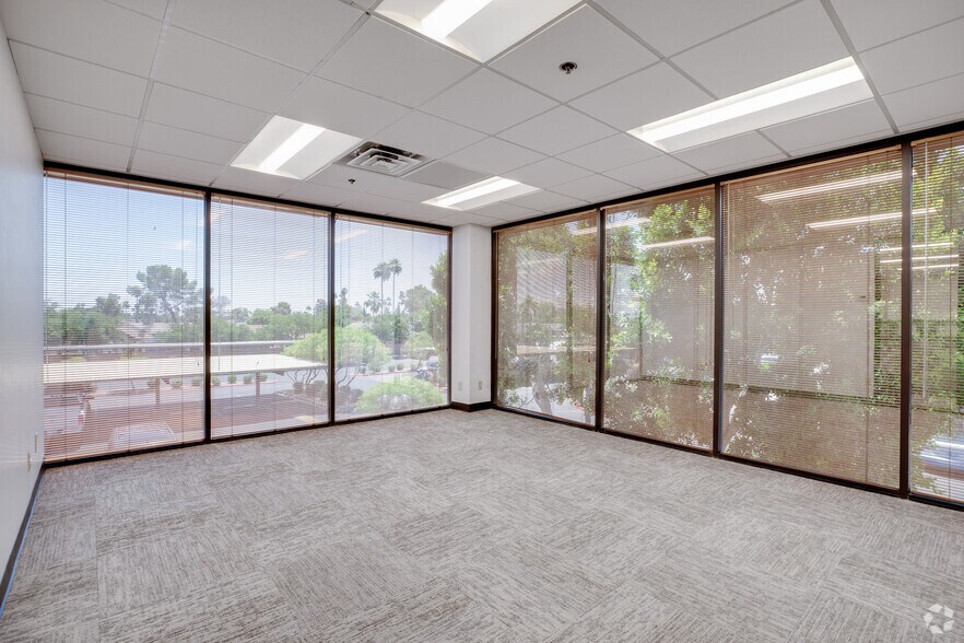 More Photos Of 1811 S Alma School Rd, Mesa Unknown For Lease