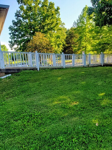 More Photos Of 1104 Old Charlotte Rd, White Bluff Assisted Living For Lease