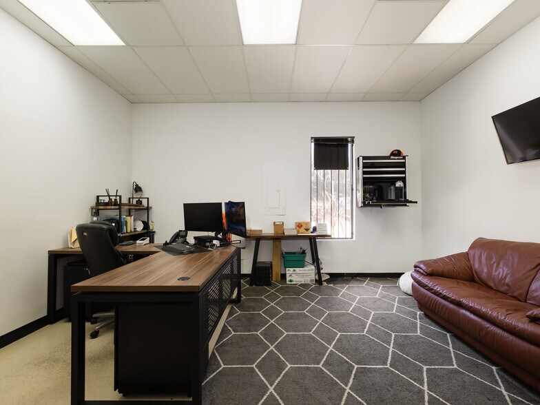 More Photos Of 20600 Gramercy Pl, Torrance Light Manufacturing For Lease