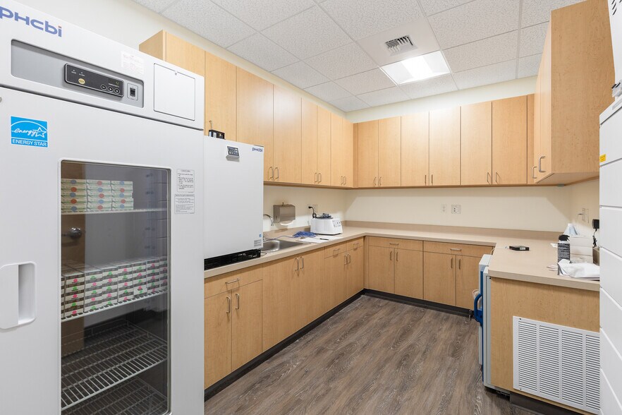 More Photos Of 2460 Beacon St, Chico Healthcare For Sale