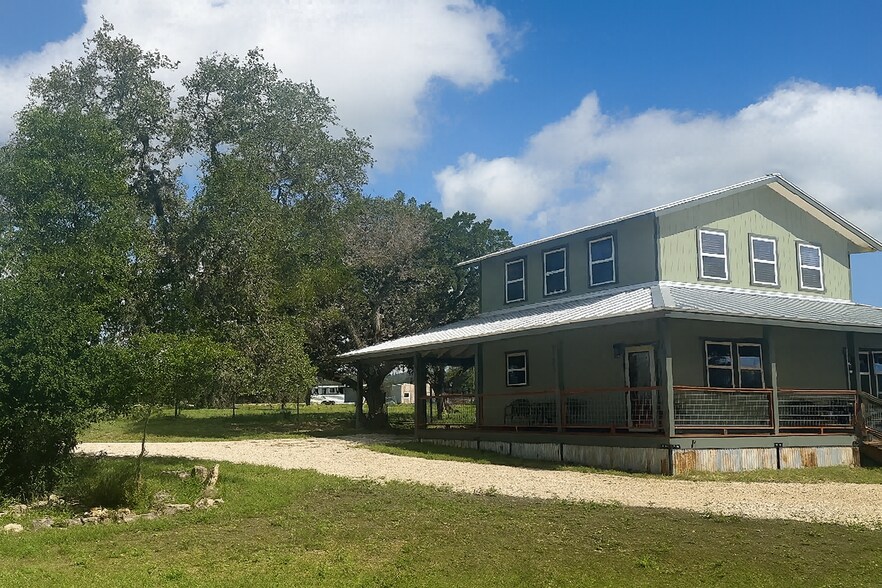 More Photos Of 165 Mari B Dr E, Center Point Flex For Sale