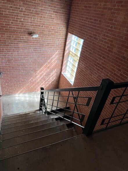 More Photos Of 12001 Shaker Blvd, Cleveland Medical For Sale
