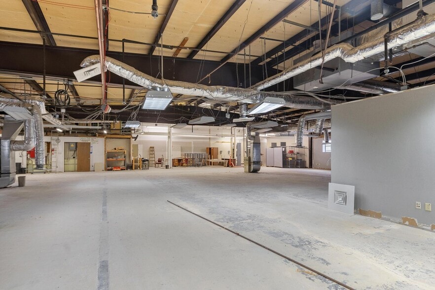 More Photos Of 234 Brooks St, Worcester Warehouse For Lease