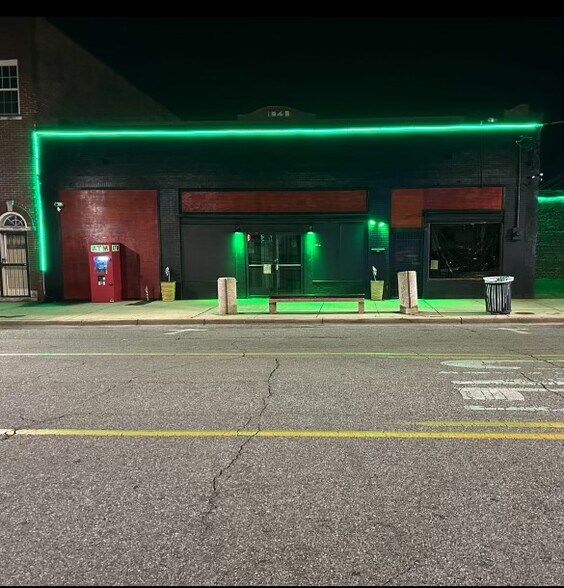 More Photos Of 2905 27th St N, Birmingham Bar For Sale