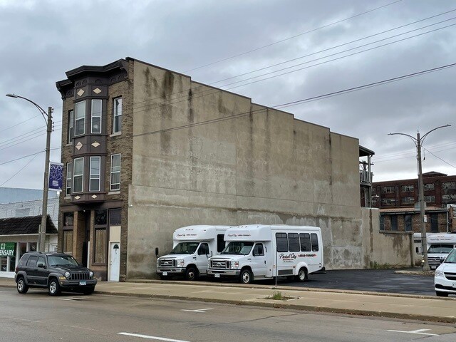 More Photos Of 211 E Stephenson St, Freeport Apartments For Sale