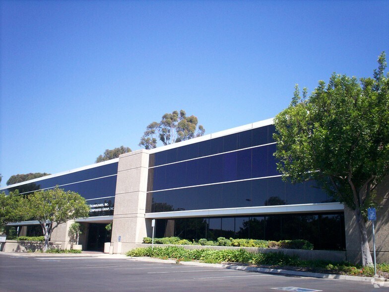 More Photos Of 7740 Kenamar Ct, San Diego Light Distribution For Lease