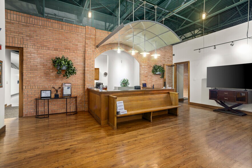 More Photos Of 3100 E Randol Mill Rd, Arlington Distribution For Sale