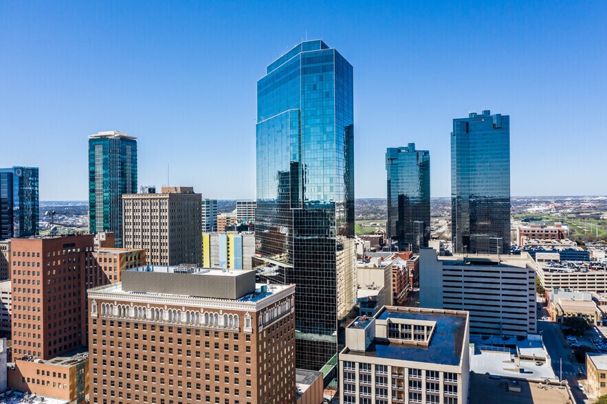 More Photos Of 777 Main St, Fort Worth Office For Lease