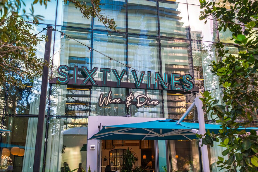 More Photos Of 1010 NE 2nd Ave, Miami Restaurant For Lease