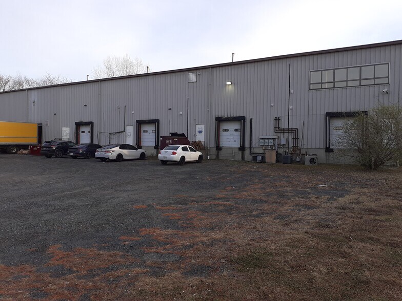 More Photos Of 31 Elkay Dr, Chester Manufacturing For Lease