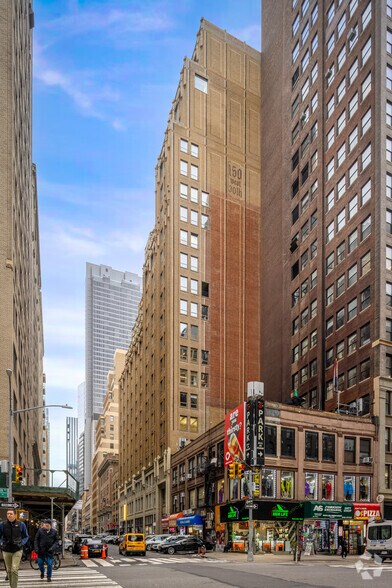 More Photos Of 150 W 30th St, New York Office For Lease