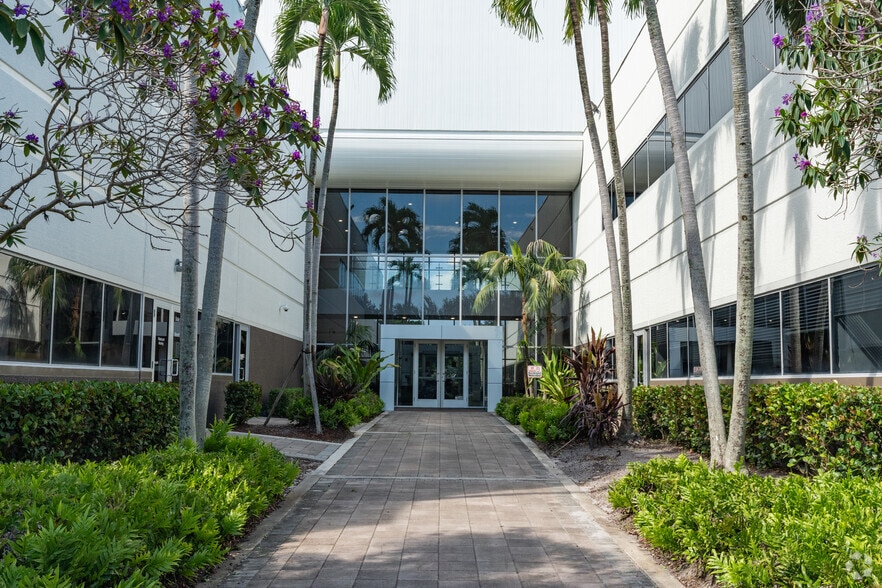 More Photos Of 901 Yamato Rd, Boca Raton Loft Creative Space For Lease