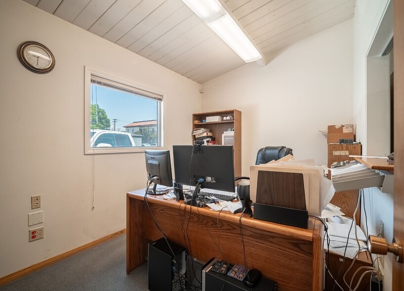 More Photos Of 725 E Valley Pky, Escondido Freestanding For Sale