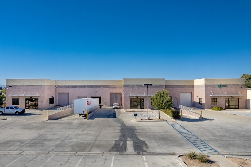 More Photos Of 715 E Avenue L-8, Lancaster Warehouse For Lease