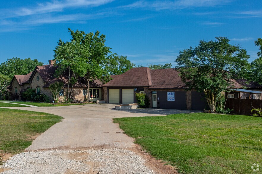 Primary Photo Of 12658 FM 1097 Rd W, Willis Light Distribution For Sale