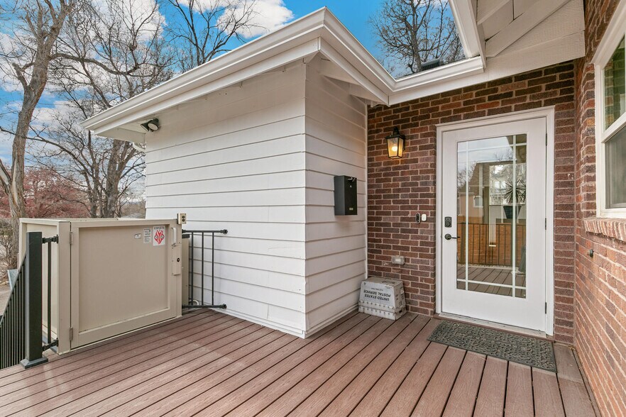 More Photos Of 1890 W Littleton Blvd, Littleton Office For Sale