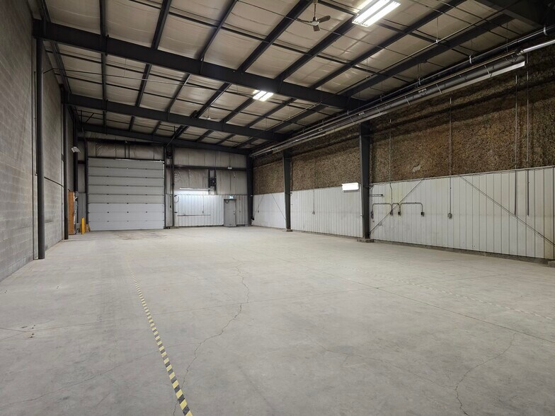 More Photos Of 506 24th Ave, Nisku Warehouse For Sale
