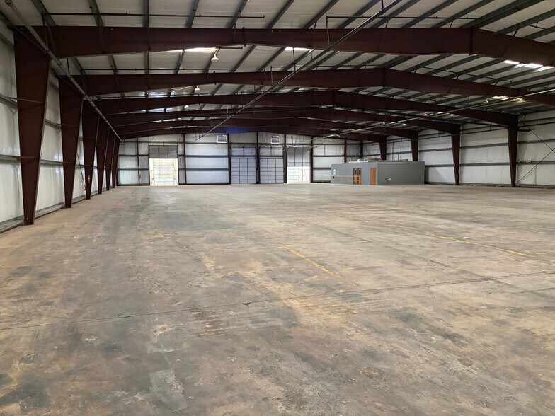 More Photos Of 551 York Rd, Blacksburg Warehouse For Sale