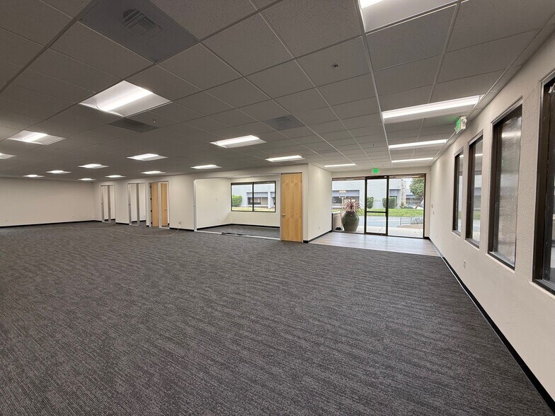 More Photos Of 425 Lakeside Dr, Sunnyvale Research And Development For Lease