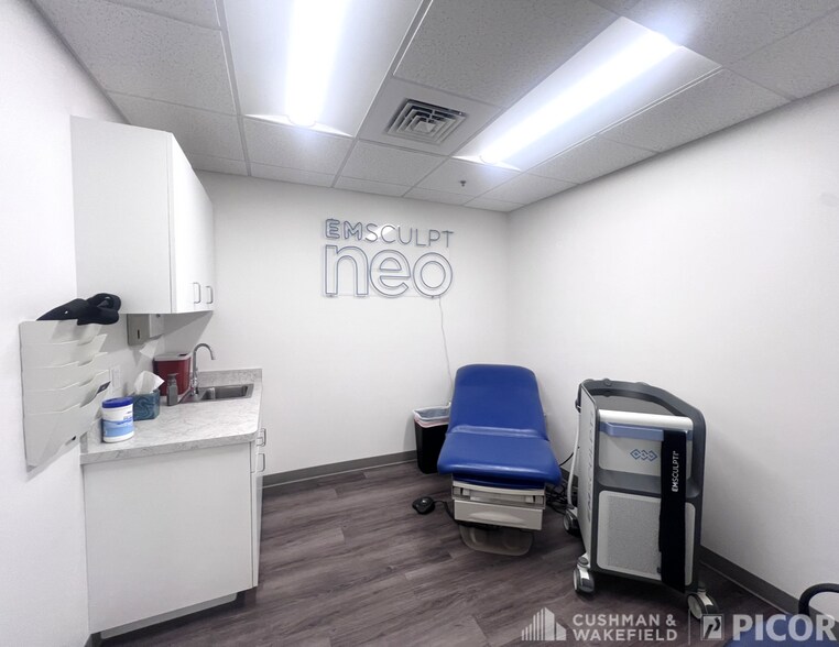 More Photos Of 1751 W Orange Grove Rd, Tucson Medical For Sale
