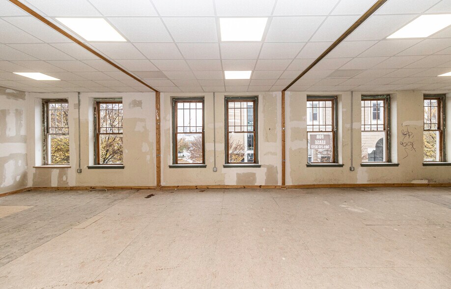 More Photos Of 113-115 Goldsboro St SW, Wilson Storefront For Sale
