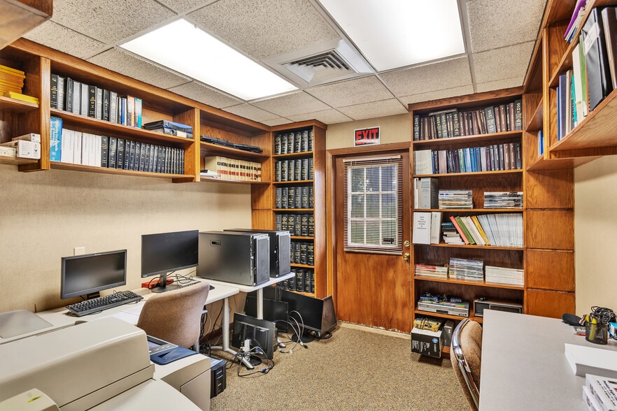 More Photos Of 50 Seco Rd, Monroeville Office For Sale
