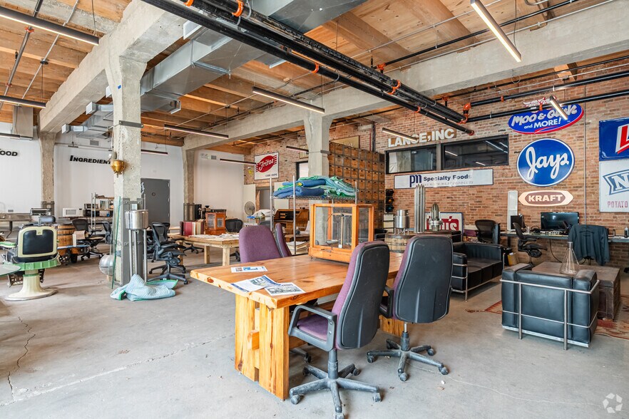 More Photos Of 4130-4150 S Wabash Ave, Chicago Manufacturing For Sale