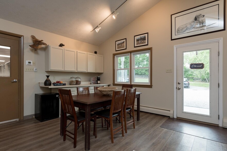 More Photos Of 175 Decoverly Lane, Falls Specialty For Sale